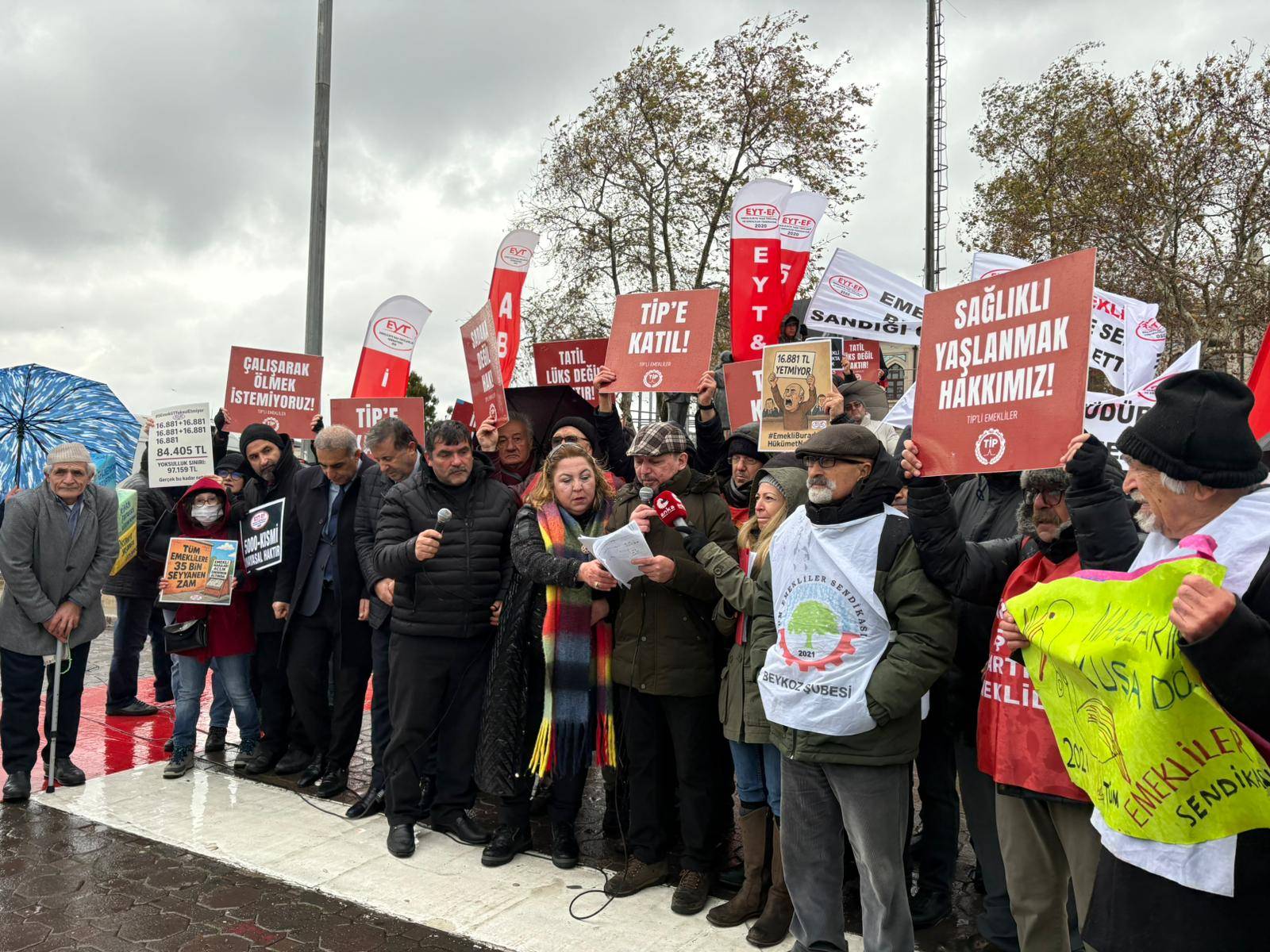 “Dilenci değil, emekliyiz”